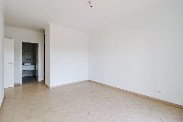 Image No.21-4 Bed Villa for sale