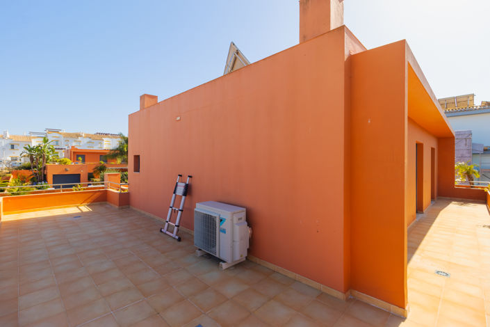 Image No.32-3 Bed Villa for sale