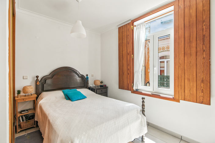 Image No.10-2 Bed Townhouse for sale