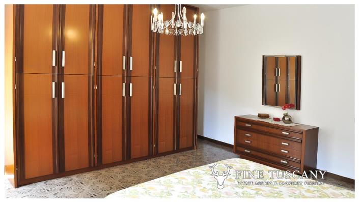 Image No.19-3 Bed House for sale