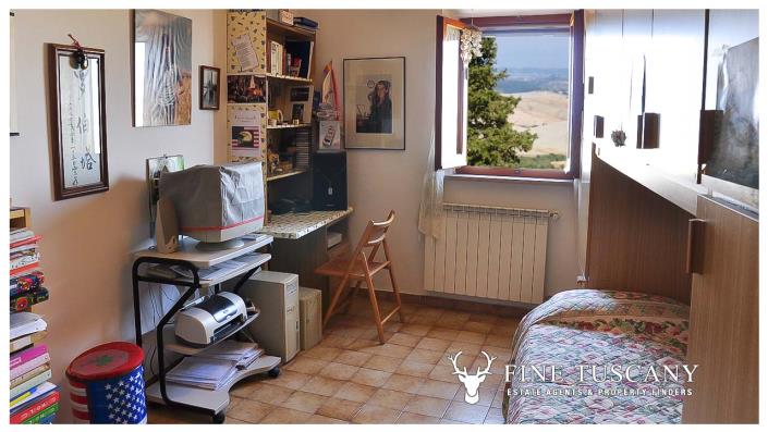 Image No.21-3 Bed House for sale