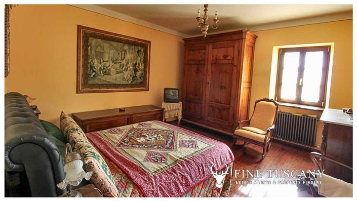 Image No.8-10 Bed Country House for sale