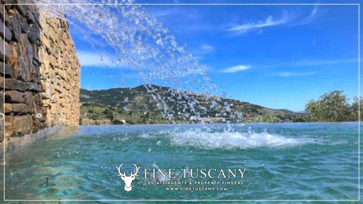 Image No.5-6 Bed Country House for sale