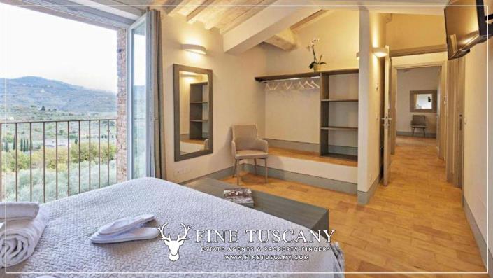 Image No.17-6 Bed Country House for sale