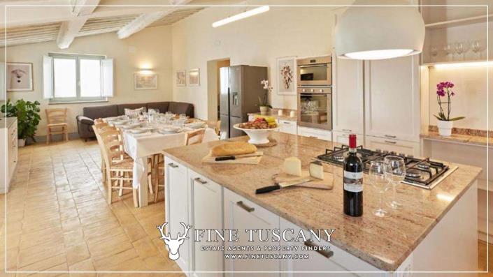 Image No.8-6 Bed Country House for sale