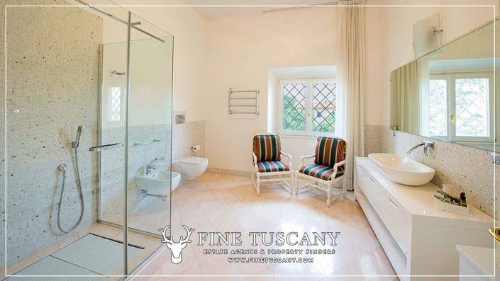 Image No.16-8 Bed Villa for sale