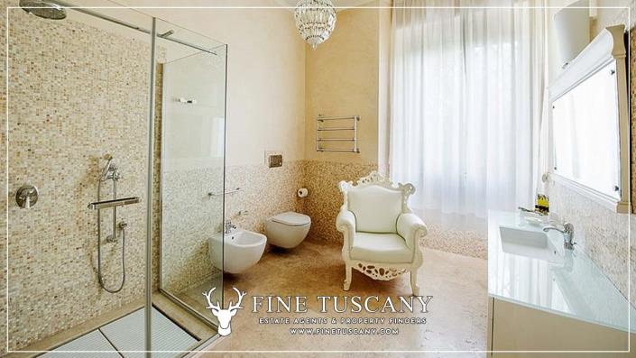 Image No.20-8 Bed Villa for sale