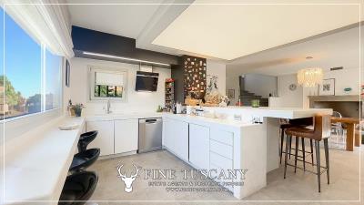 Modern-Villa-with-Garden-and-Pool-for-sale-in-Bientina-Pisa-Tuscany-Italy-5