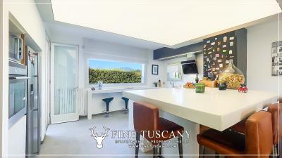 Modern-Villa-with-Garden-and-Pool-for-sale-in-Bientina-Pisa-Tuscany-Italy-4