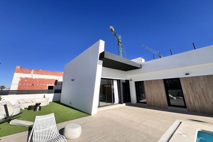 Image No.2-3 Bed Villa for sale