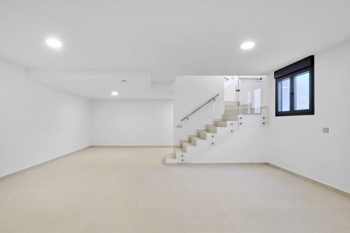 Image No.37-3 Bed Villa for sale