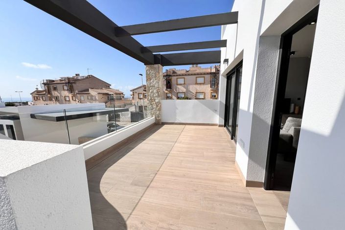 Image No.18-3 Bed Apartment for sale