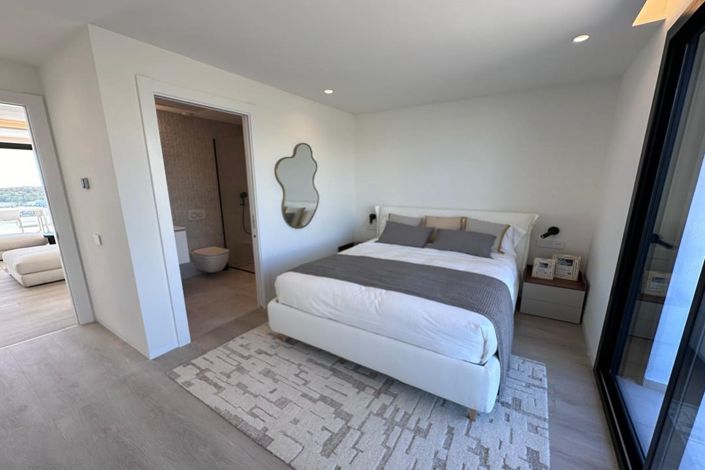 Image No.15-3 Bed Apartment for sale