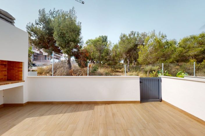 Image No.17-2 Bed Townhouse for sale