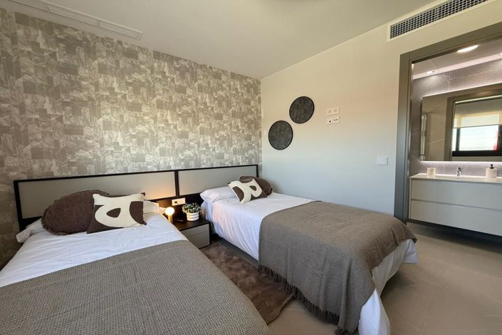 Image No.17-3 Bed Villa for sale