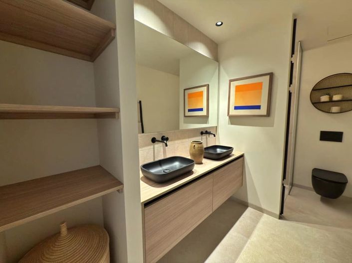 Image No.11-3 Bed Apartment for sale