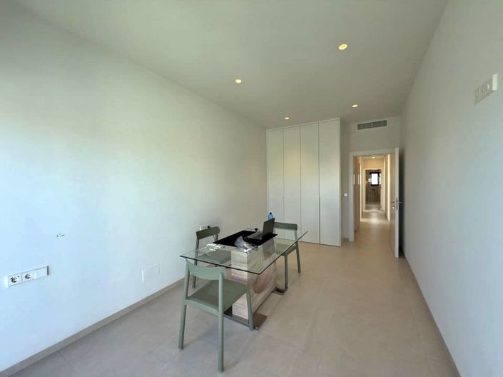 Image No.27-3 Bed Villa for sale