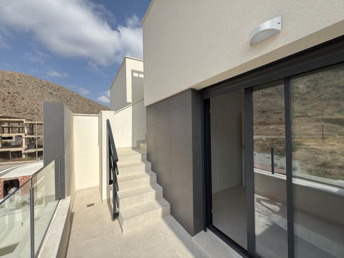 Image No.29-2 Bed Townhouse for sale