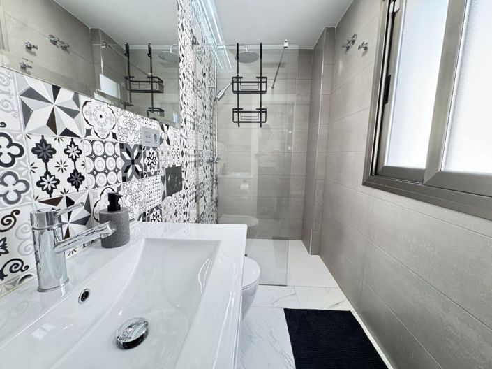 Image No.18-4 Bed Villa for sale