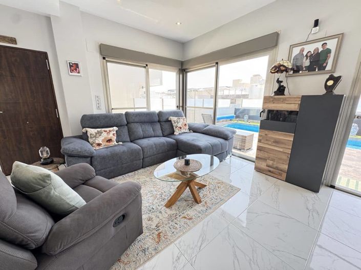 Image No.4-4 Bed Villa for sale