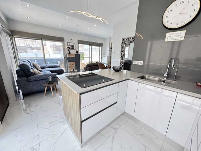 Image No.6-4 Bed Villa for sale