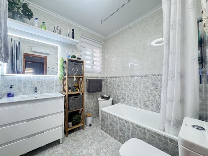 Image No.8-Villa de 4 chambres à vendre à Villamartin