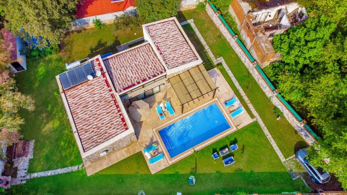 Image No.2-9 Bed Villa for sale