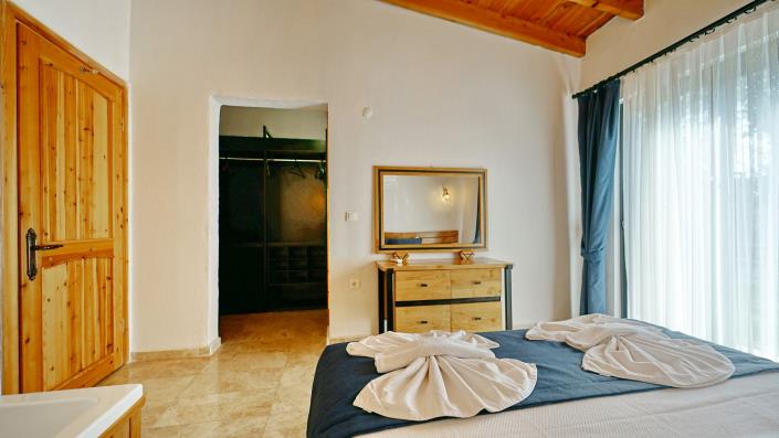 Image No.11-9 Bed Villa for sale