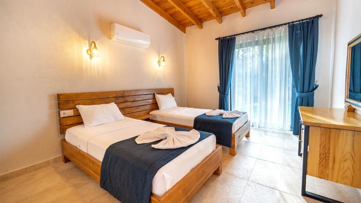 Image No.13-9 Bed Villa for sale