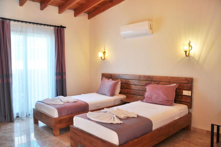 Image No.34-9 Bed Villa for sale