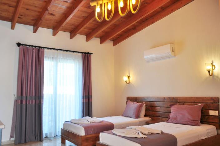 Image No.35-9 Bed Villa for sale