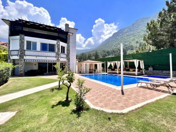 72a7181a-8ecd-48a0-aa98-12ef4ab735a0