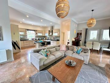 WhatsApp-Image-2024-07-05-at-17-35-57--1-