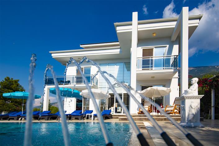 Image No.28-4 Bed Villa / Detached for sale