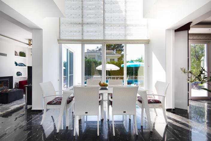 Image No.33-4 Bed Villa / Detached for sale