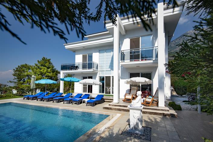 Image No.37-4 Bed Villa / Detached for sale