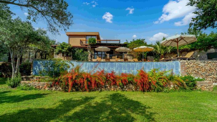 Image No.45-4 Bed Villa / Detached for sale