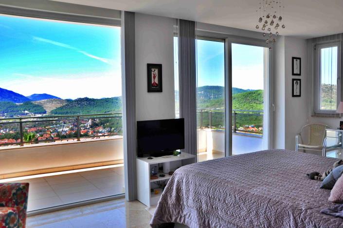 Image No.23-4 Bed Villa / Detached for sale