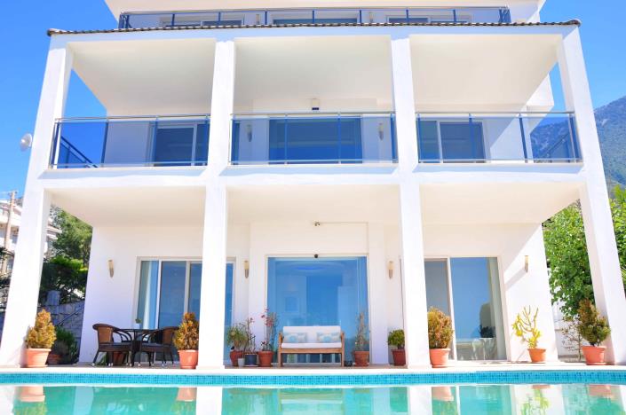 Image No.41-4 Bed Villa / Detached for sale