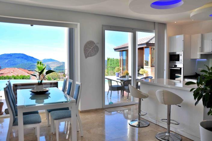 Image No.9-4 Bed Villa / Detached for sale