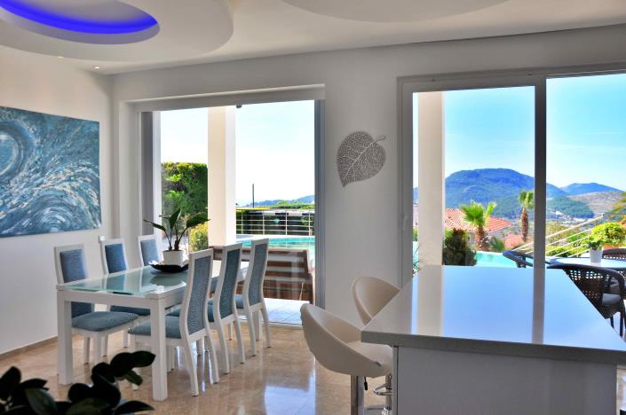 Image No.4-4 Bed Villa / Detached for sale