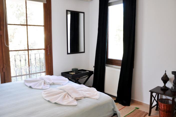 Image No.24-4 Bed Villa / Detached for sale