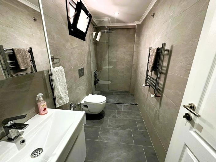 Image No.23-6 Bed Villa / Detached for sale