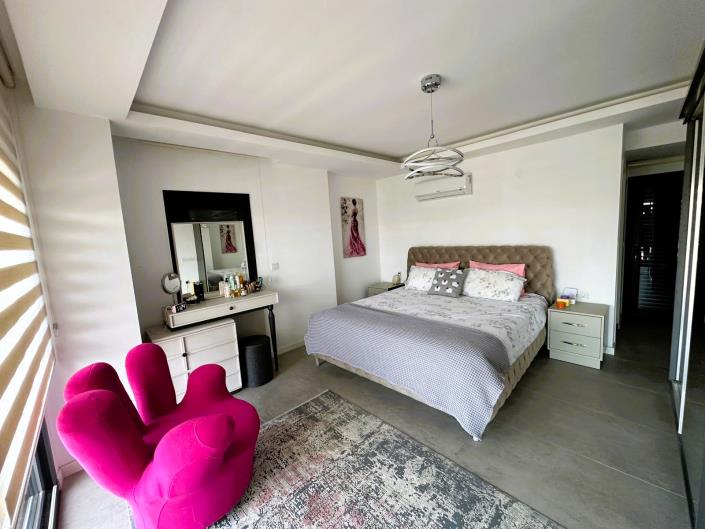 Image No.25-6 Bed Villa / Detached for sale