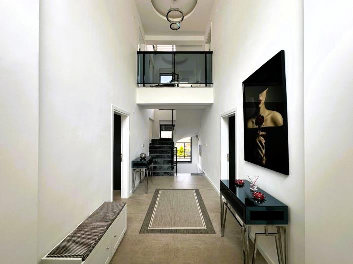 Image No.11-6 Bed Villa / Detached for sale