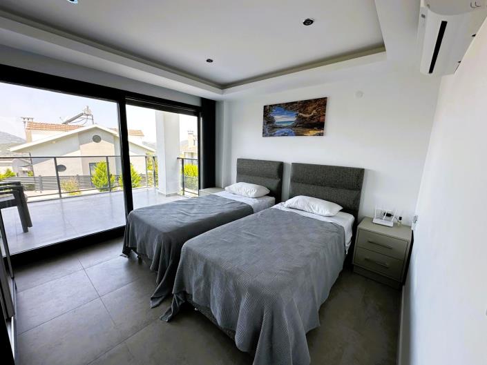 Image No.31-6 Bed Villa / Detached for sale