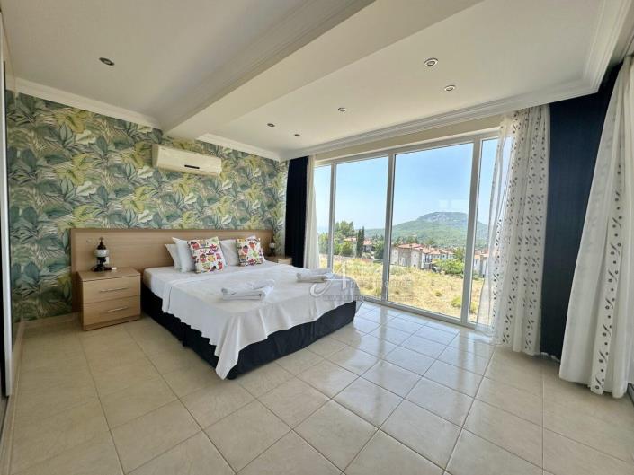 Image No.11-3 Bed Apartment for sale