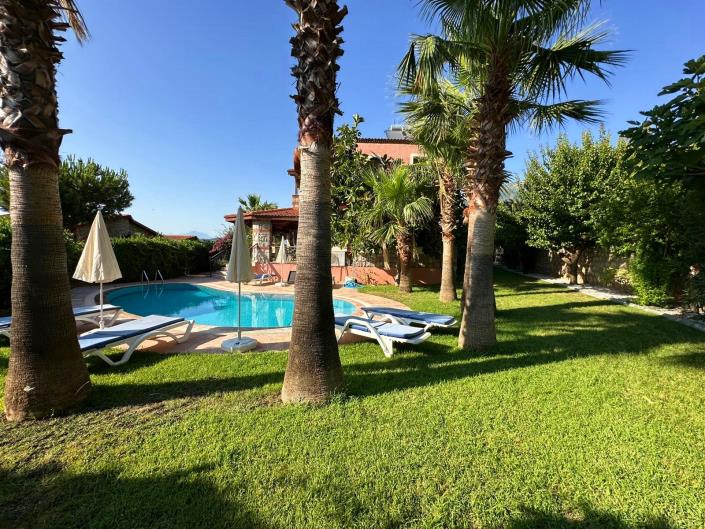 Image No.27-4 Bed Villa / Detached for sale