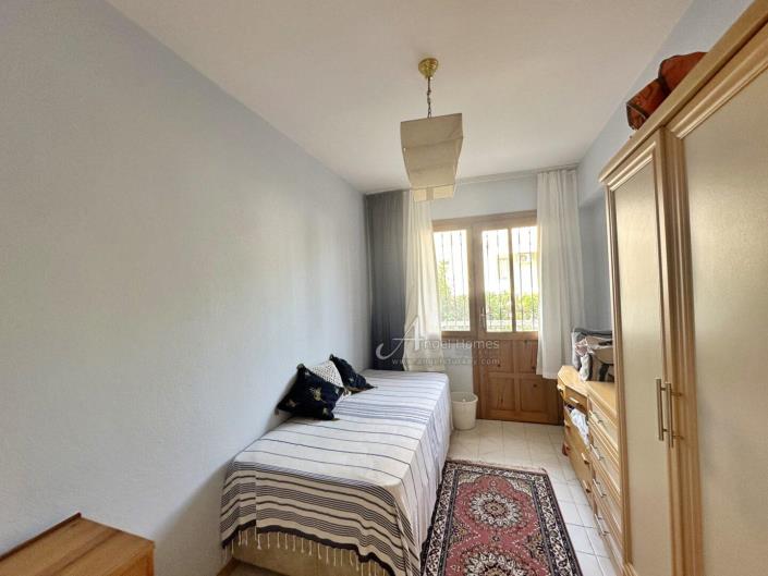 Image No.20-3 Bed Apartment for sale