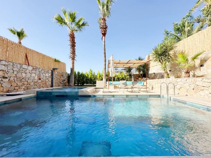 Image No.2-4 Bed Villa for sale